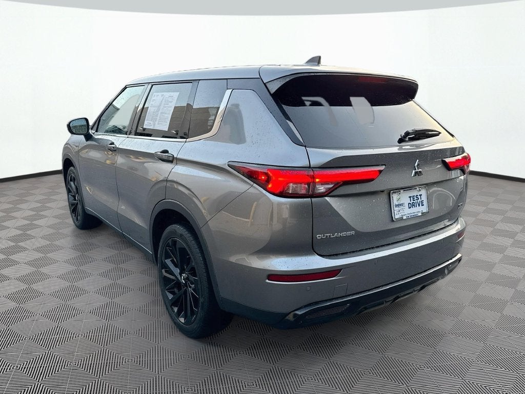 2023 Mitsubishi Outlander SE Black Edition