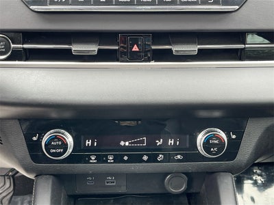 2023 Mitsubishi Outlander SE