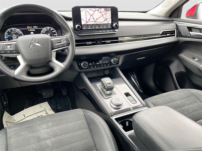 2023 Mitsubishi Outlander SE