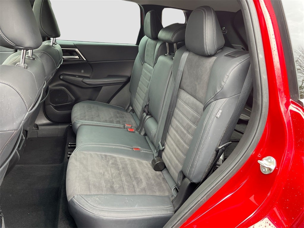 2023 Mitsubishi Outlander SE