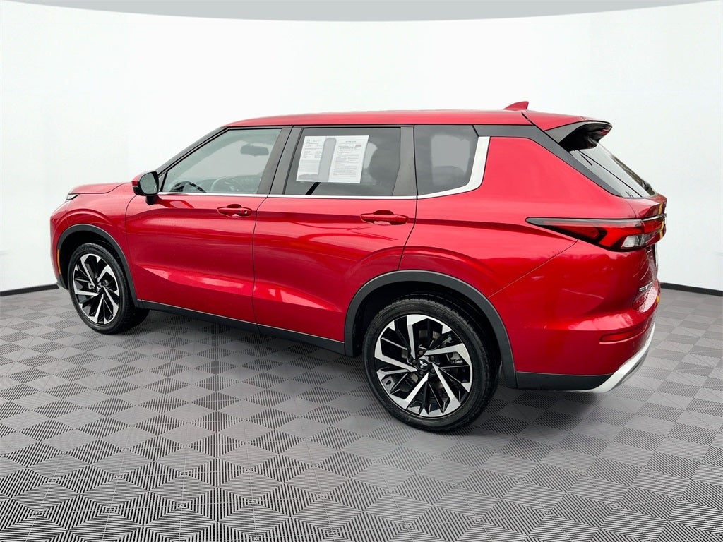 2023 Mitsubishi Outlander SE