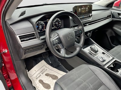 2023 Mitsubishi Outlander SE