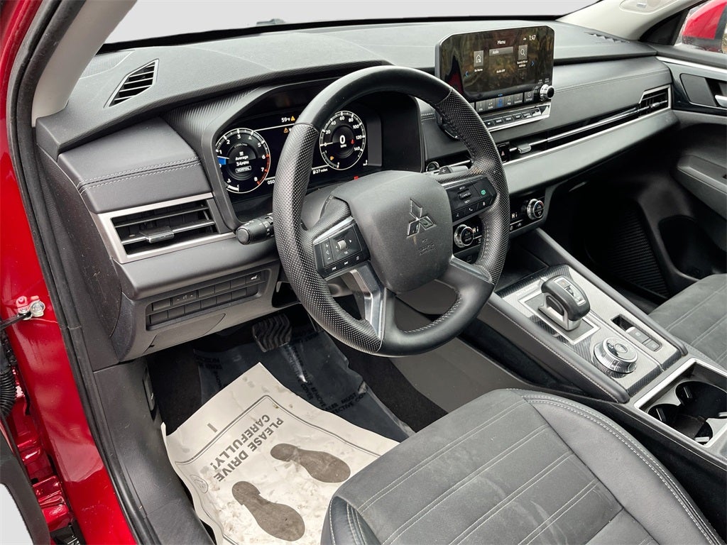 2023 Mitsubishi Outlander SE