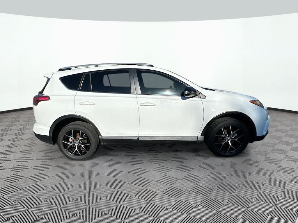 2016 Toyota RAV4 SE