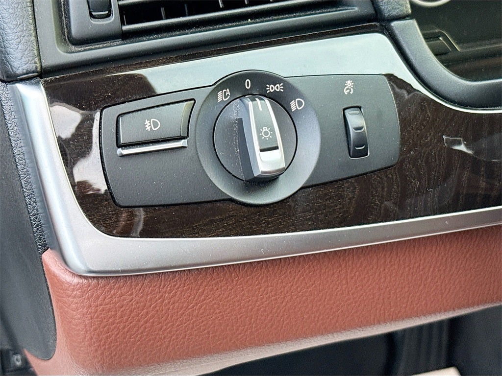 2016 BMW 5 Series 528i