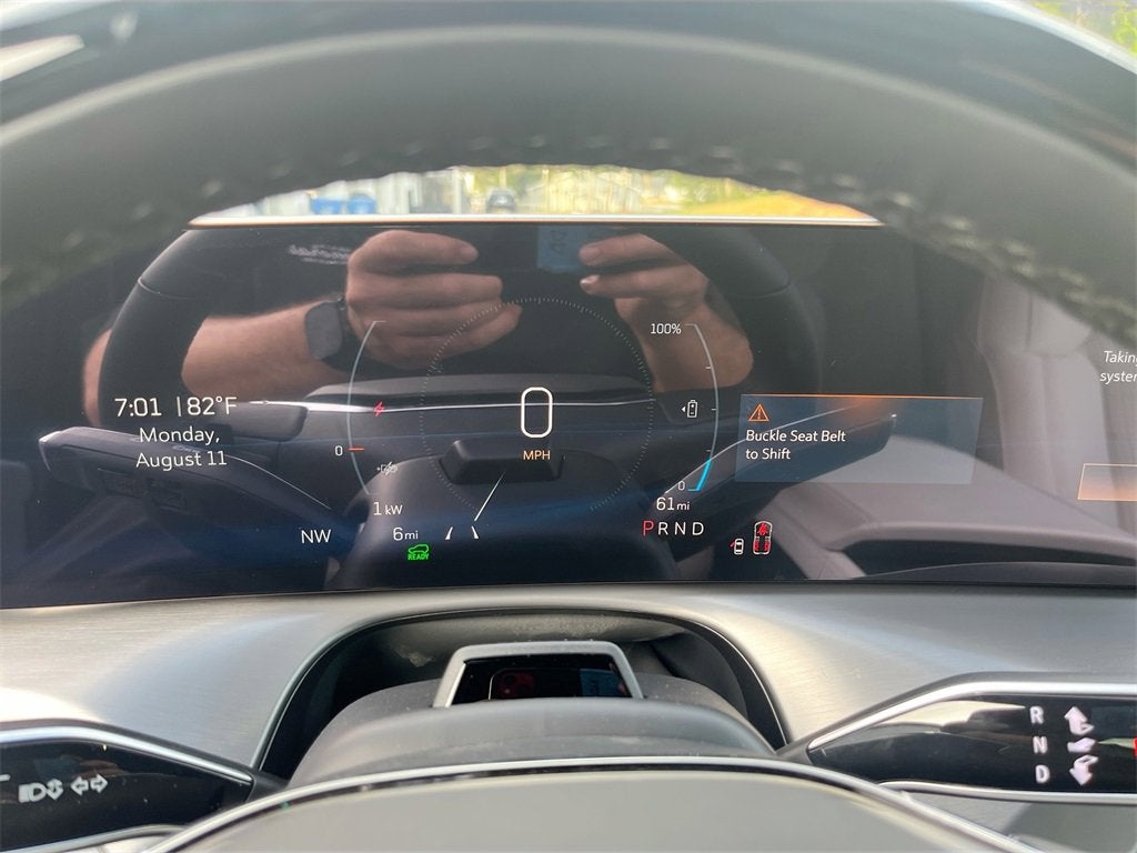 2026 Cadillac VISTIQ Luxury