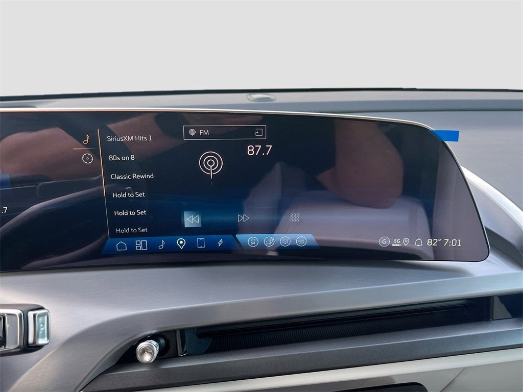 2026 Cadillac VISTIQ Luxury