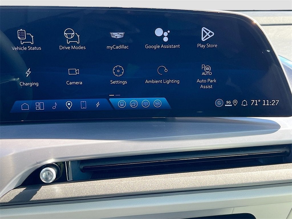 2026 Cadillac VISTIQ Luxury