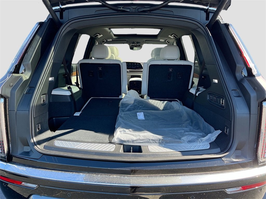 2026 Cadillac VISTIQ Luxury