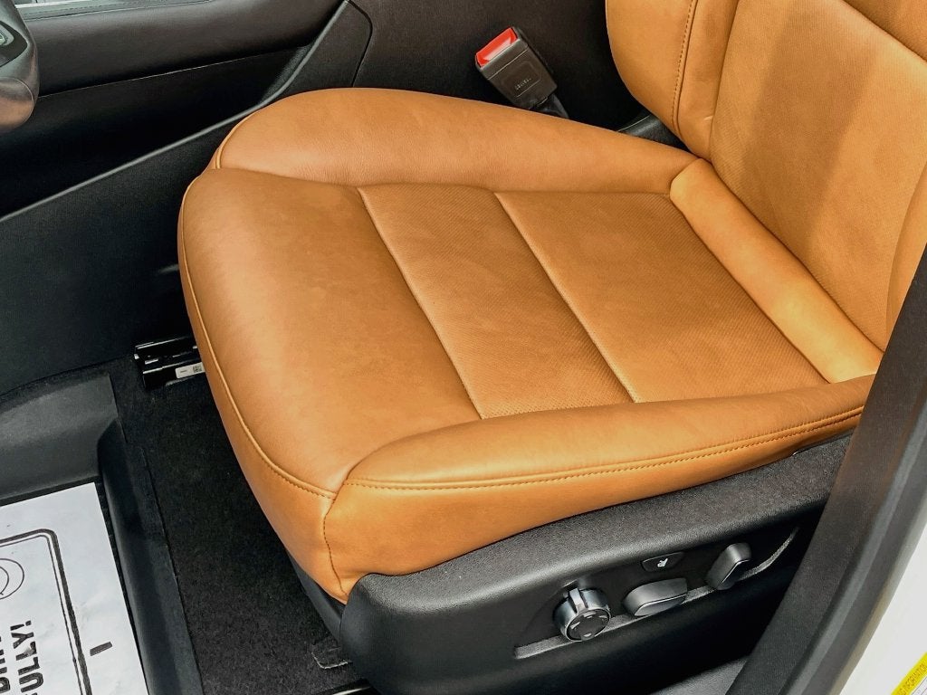 2023 Cadillac XT4 FWD Premium Luxury