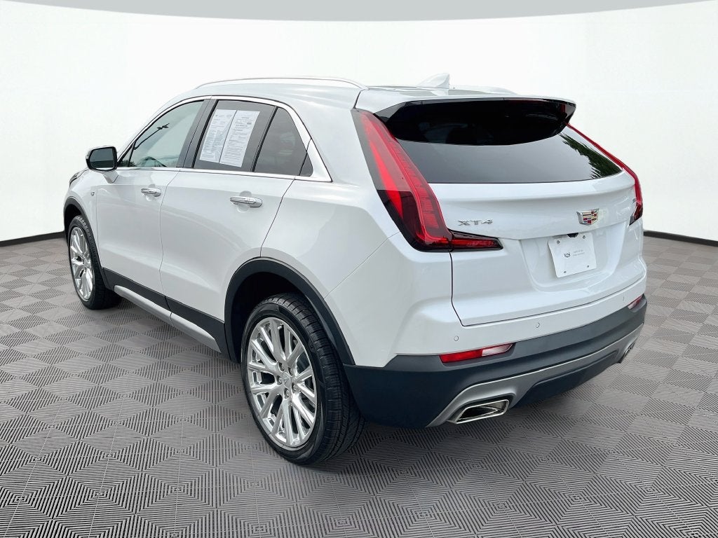 2023 Cadillac XT4 FWD Premium Luxury