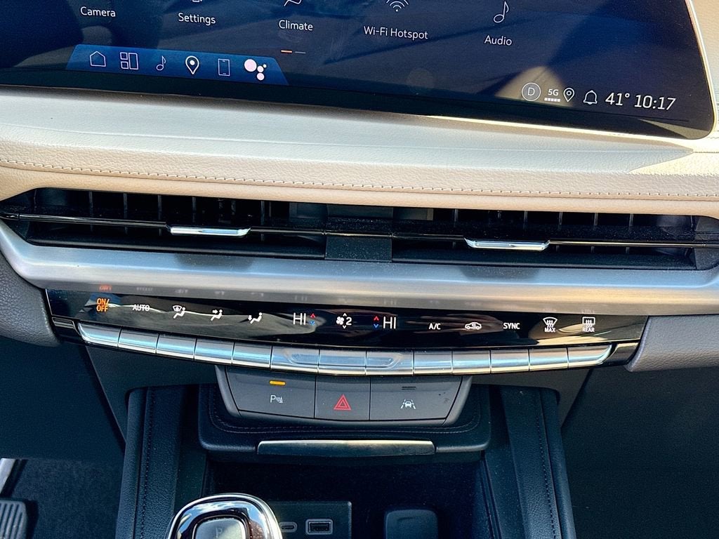 2025 Cadillac XT4 Premium Luxury