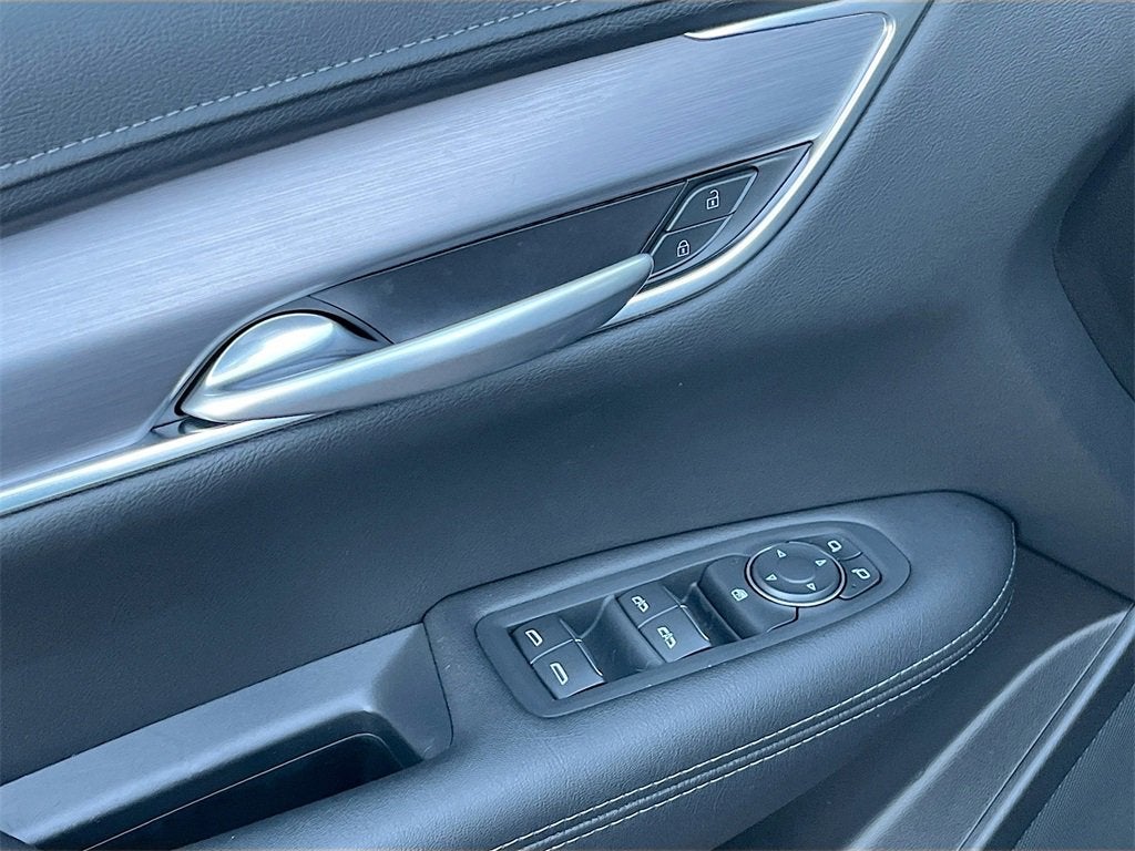 2025 Cadillac XT5 Luxury