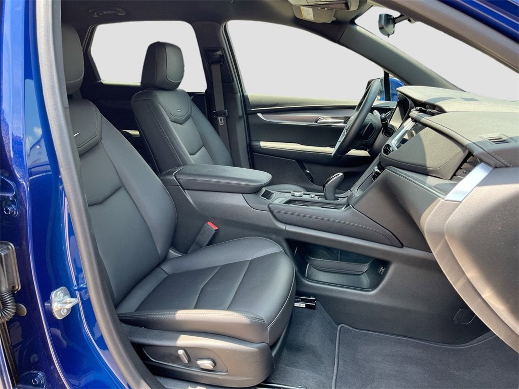 2025 Cadillac XT5 Luxury