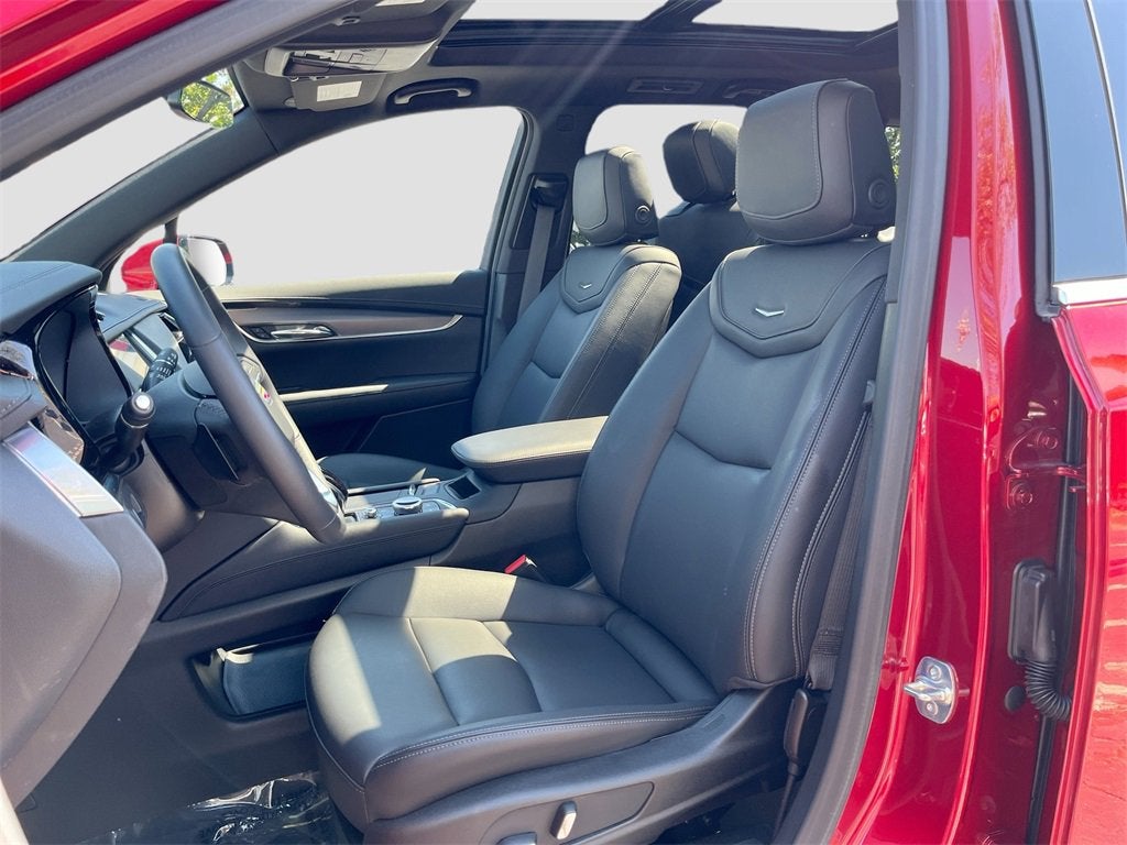 2025 Cadillac XT6 Luxury