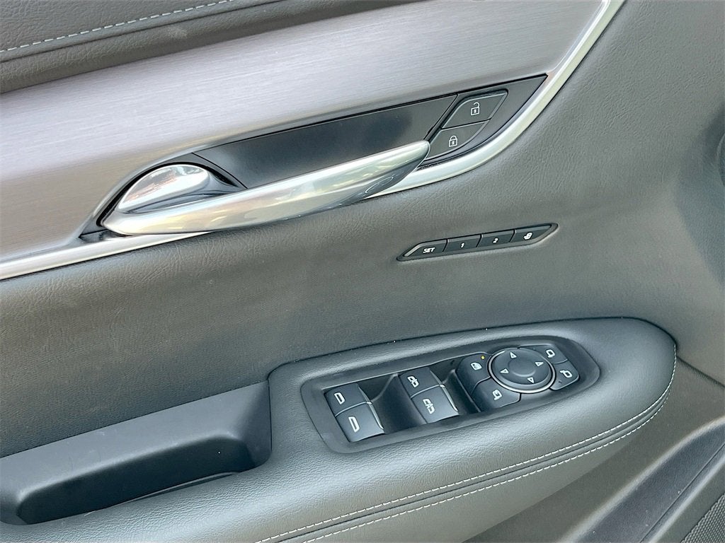 2025 Cadillac XT6 Luxury