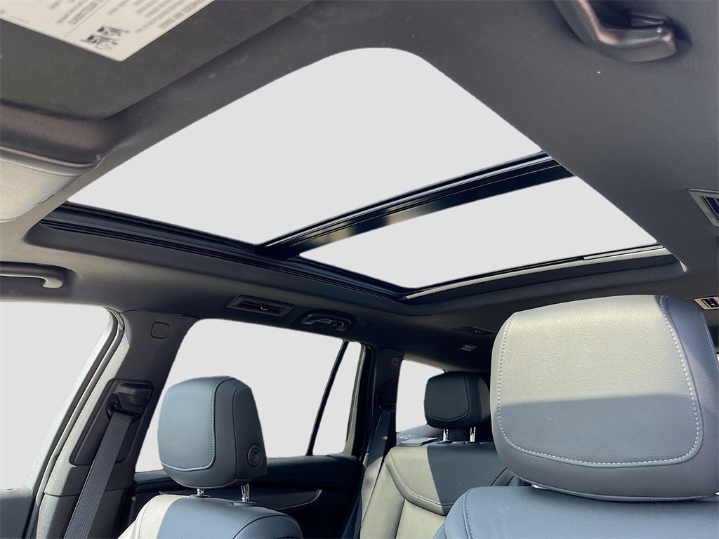 2025 Cadillac XT6 Luxury