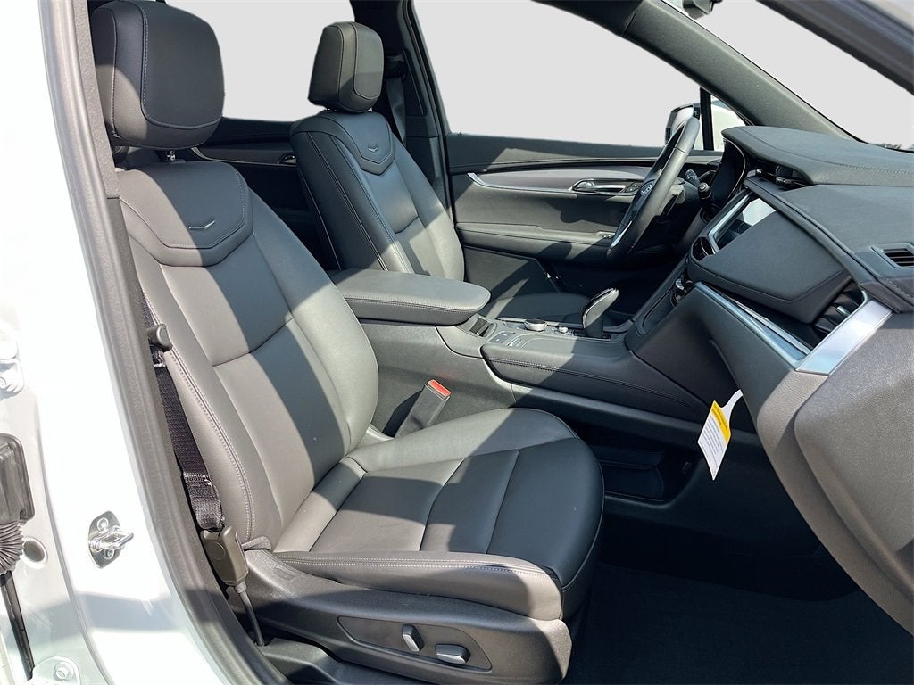 2025 Cadillac XT6 Luxury