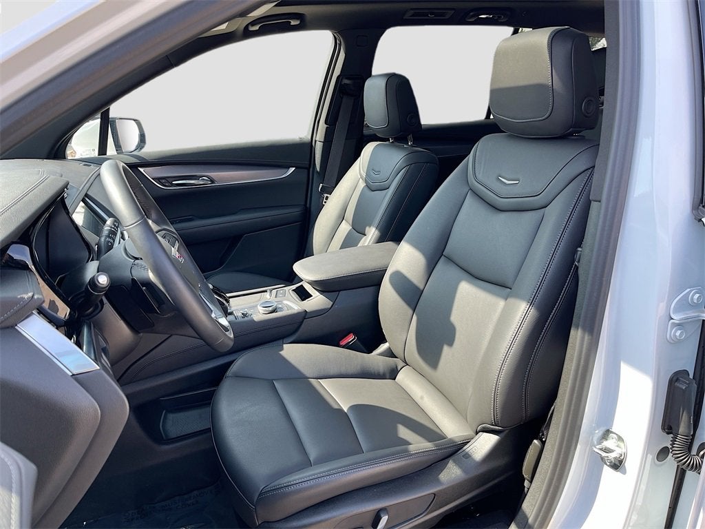 2025 Cadillac XT6 Luxury