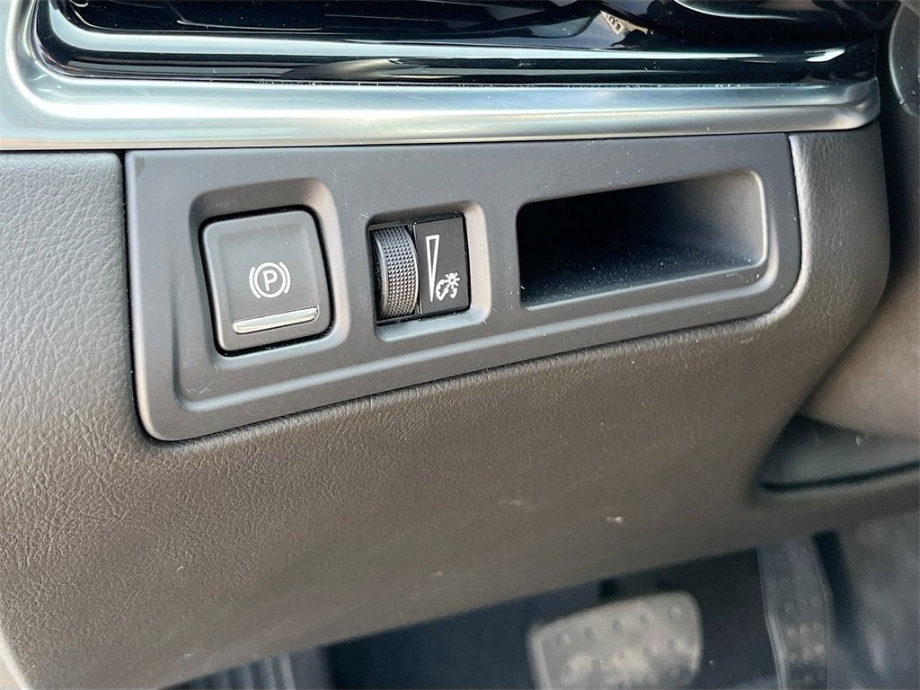 2025 Cadillac XT6 Luxury