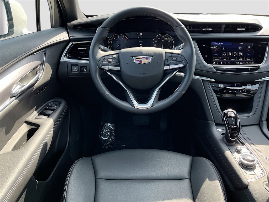 2025 Cadillac XT6 Luxury