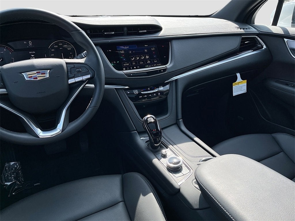 2025 Cadillac XT6 Luxury