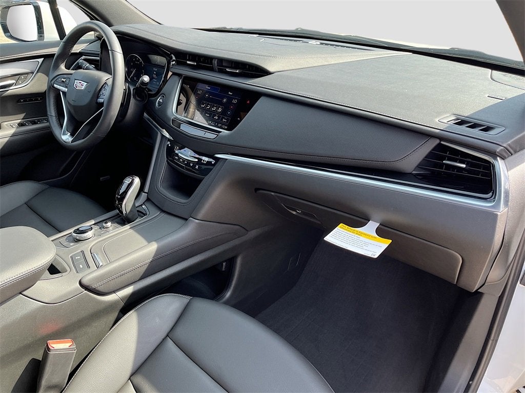 2025 Cadillac XT6 Luxury