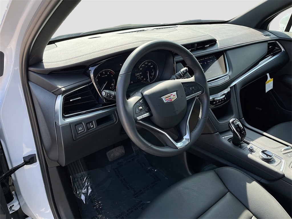 2025 Cadillac XT6 Luxury