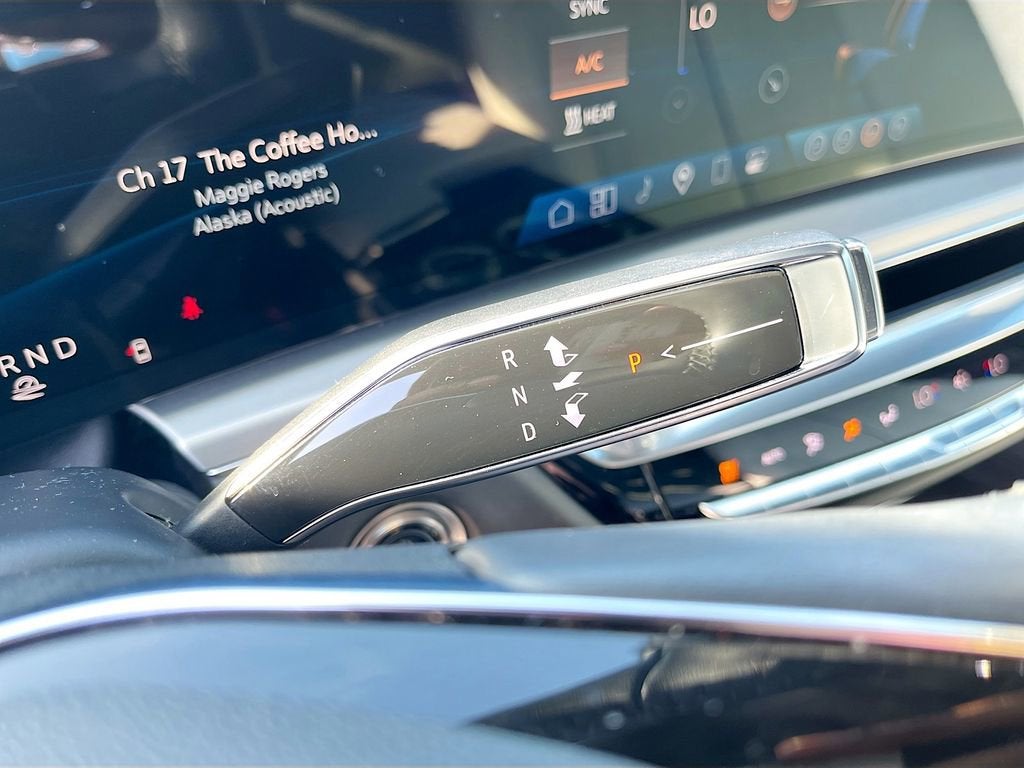 2024 Cadillac LYRIQ Luxury 1