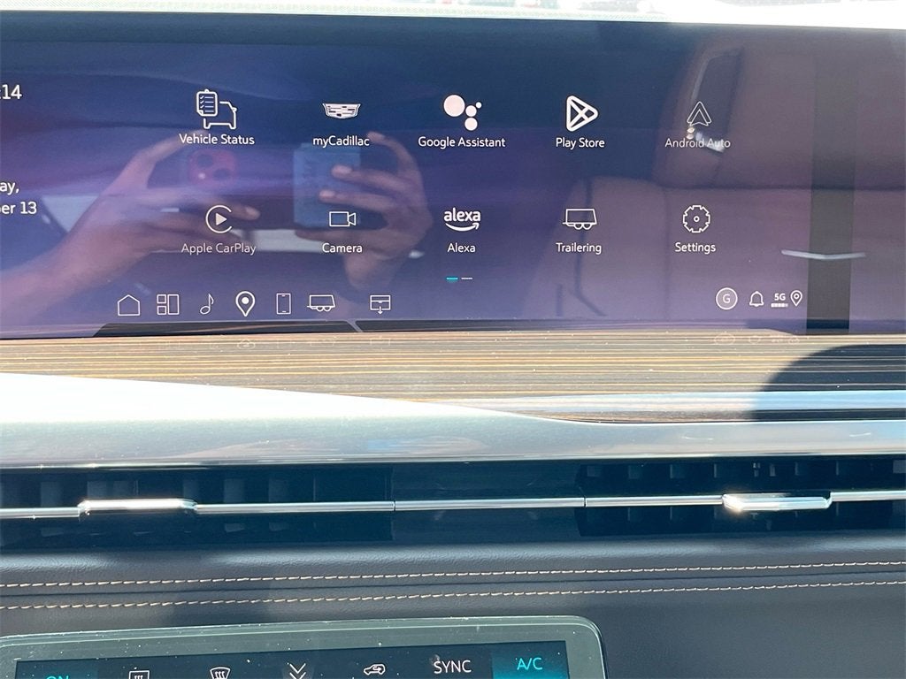 2025 Cadillac Escalade ESV Premium Luxury