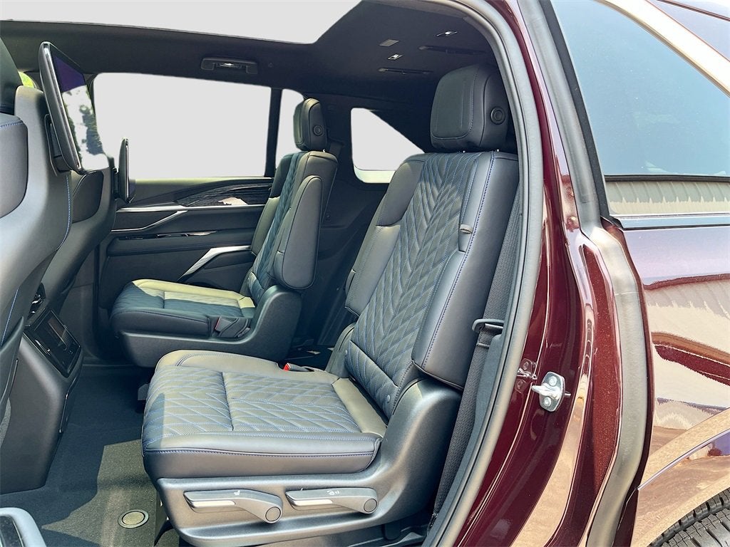 2025 Cadillac ESCALADE IQ Luxury 1