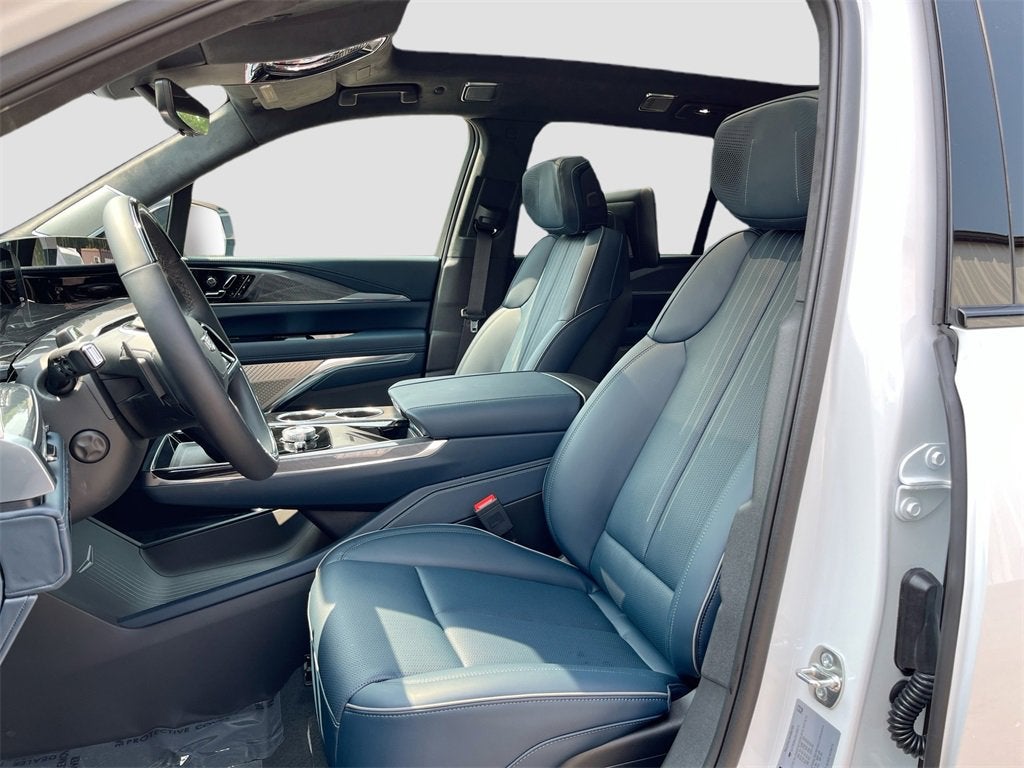 2025 Cadillac ESCALADE IQ Luxury 2