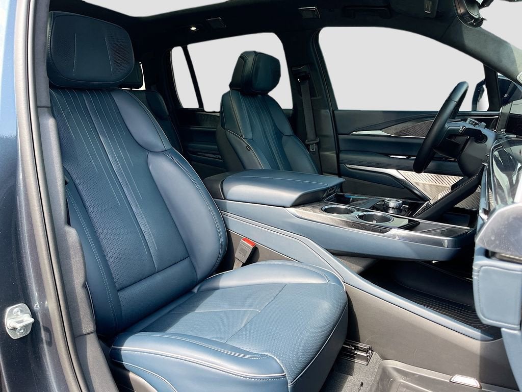 2025 Cadillac ESCALADE IQ Sport 2