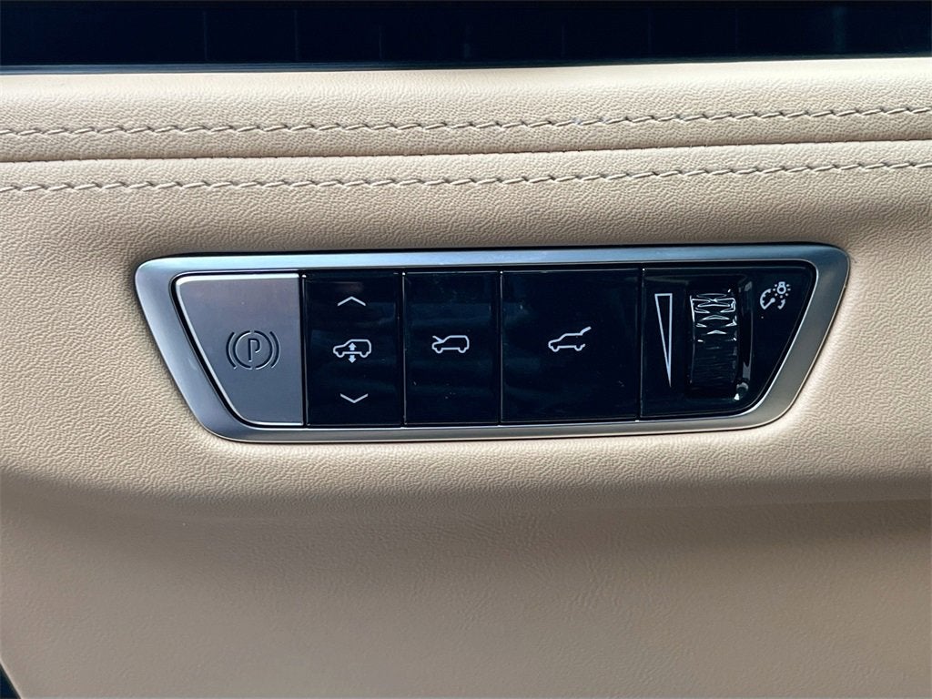 2025 Cadillac ESCALADE IQ Sport 2