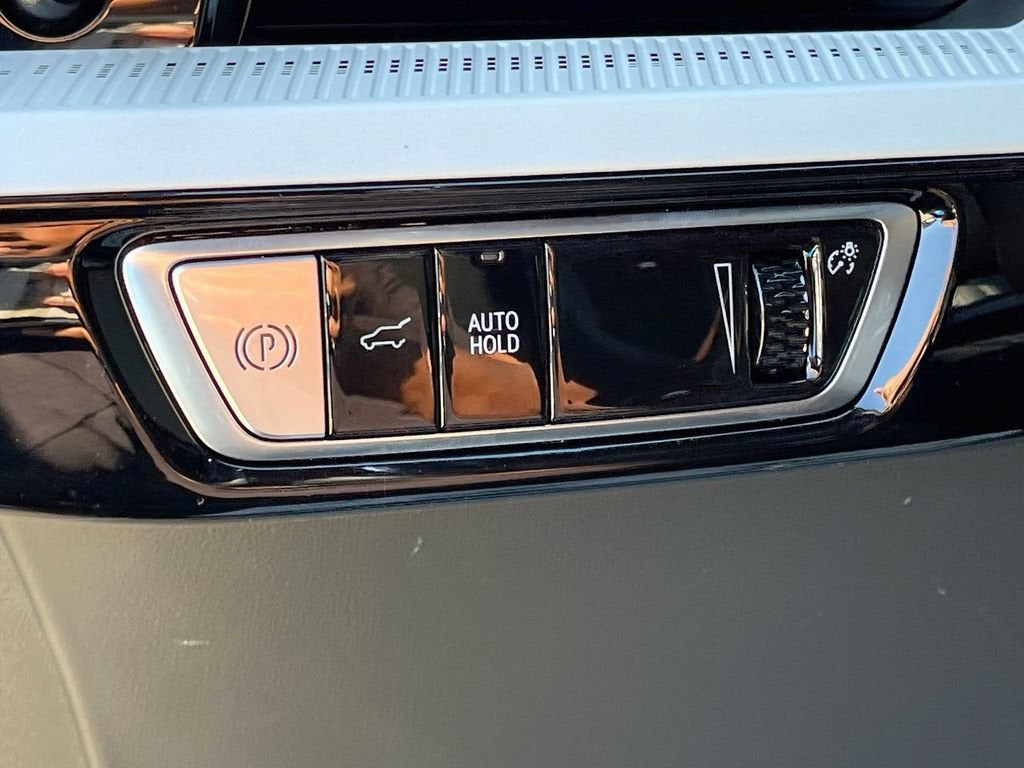 2027 Cadillac OPTIQ Luxury
