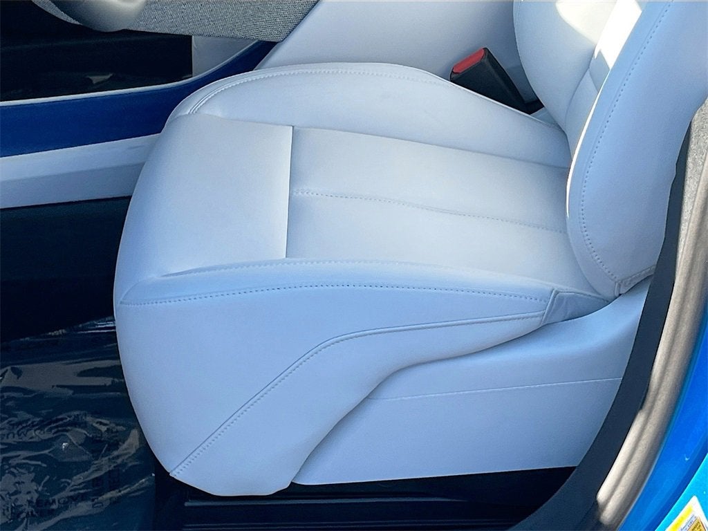 2025 Cadillac OPTIQ Luxury 1