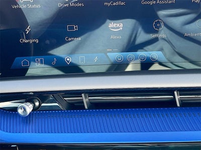 2025 Cadillac OPTIQ Luxury 1