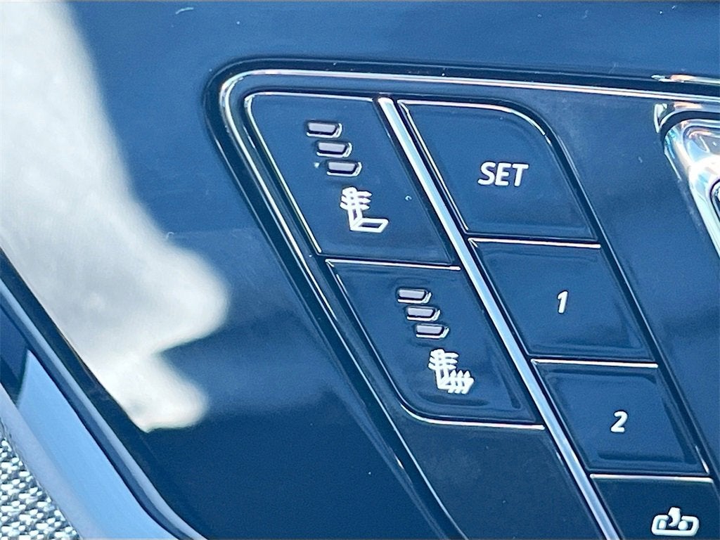 2025 Cadillac OPTIQ Luxury 1