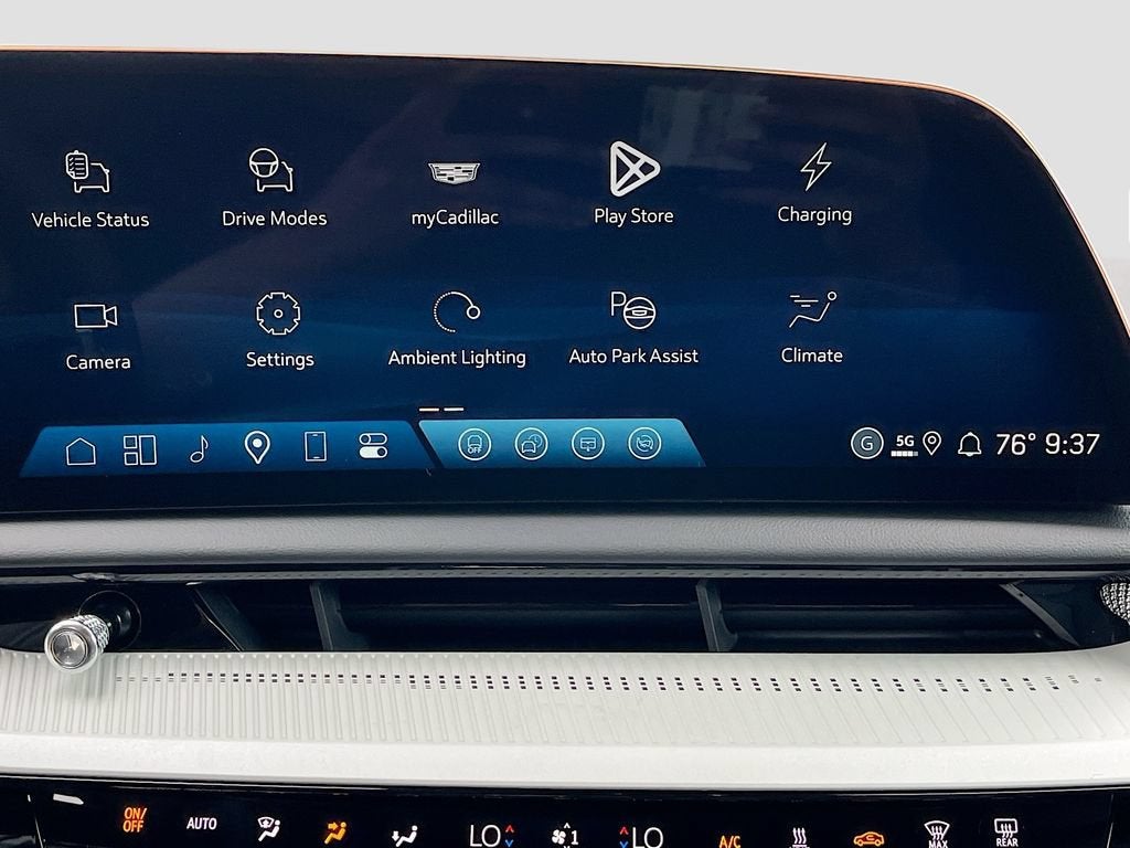 2027 Cadillac OPTIQ Premium Luxury