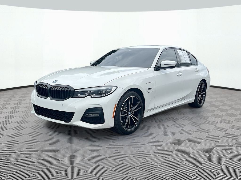 2022 BMW 3 Series 330e