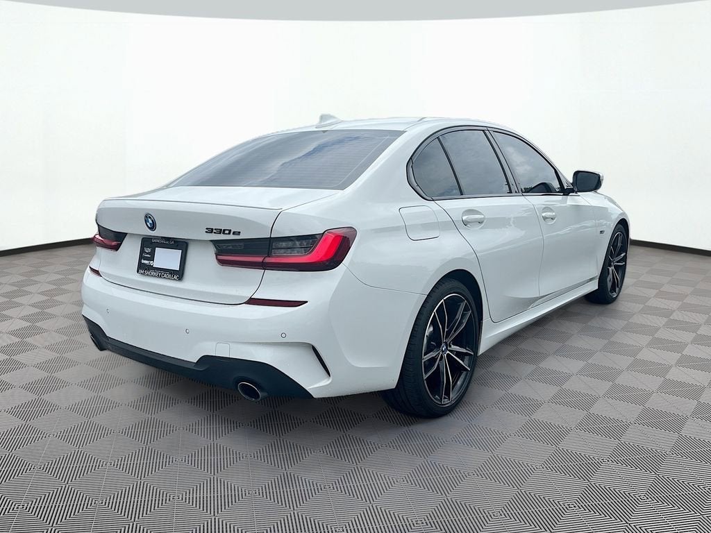 2022 BMW 3 Series 330e