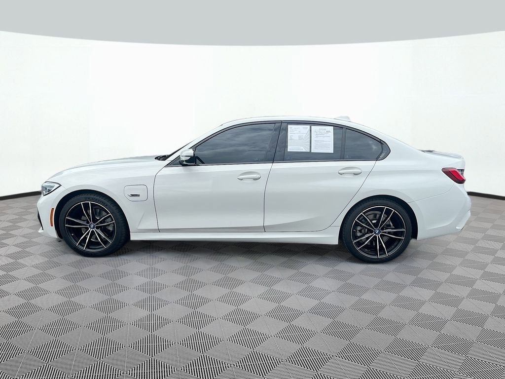 2022 BMW 3 Series 330e
