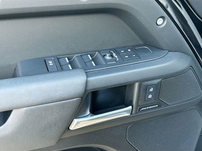 2025 Land Rover Defender S