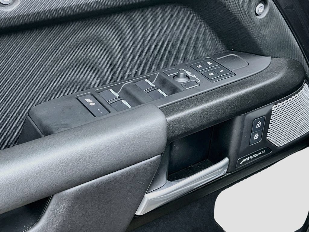 2024 Land Rover Defender Outbound