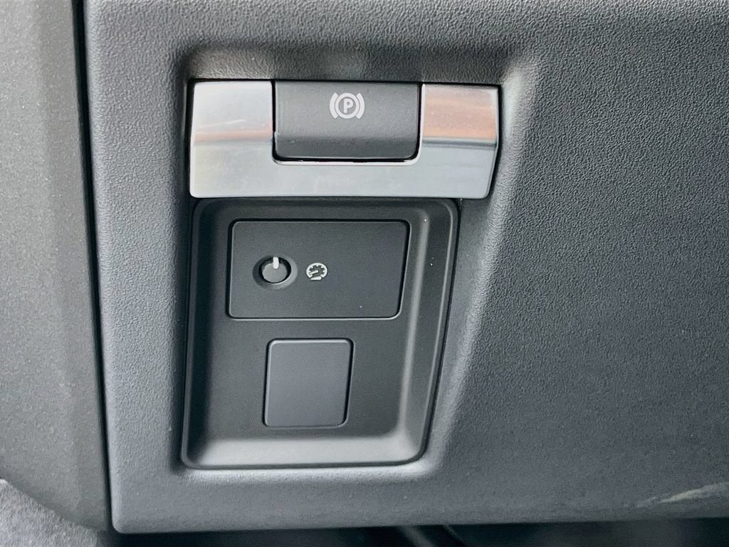 2024 Land Rover Defender Outbound