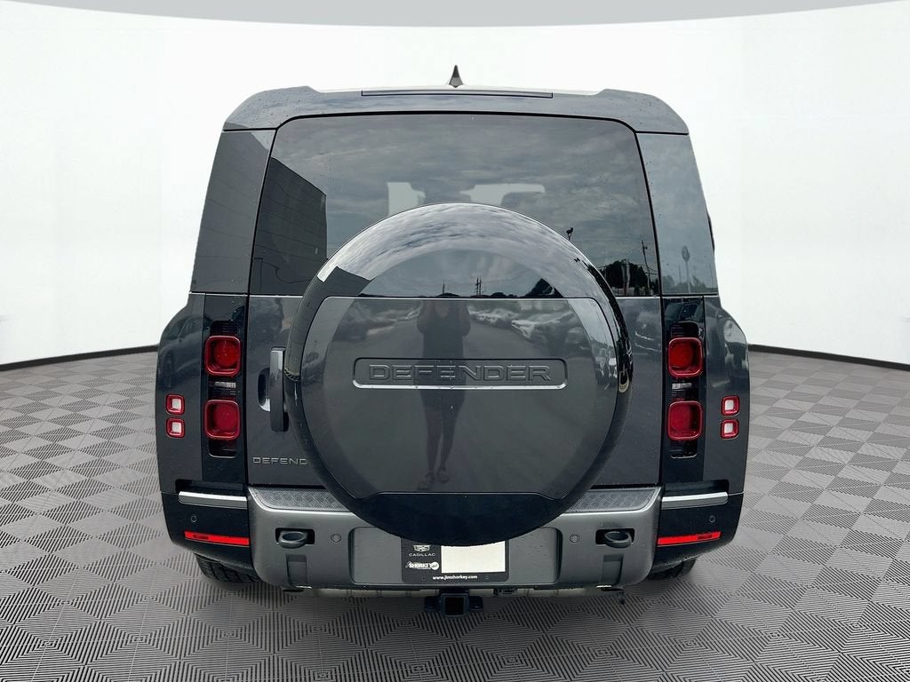 2024 Land Rover Defender Outbound
