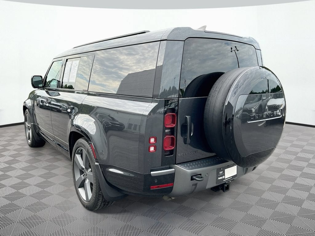 2024 Land Rover Defender Outbound
