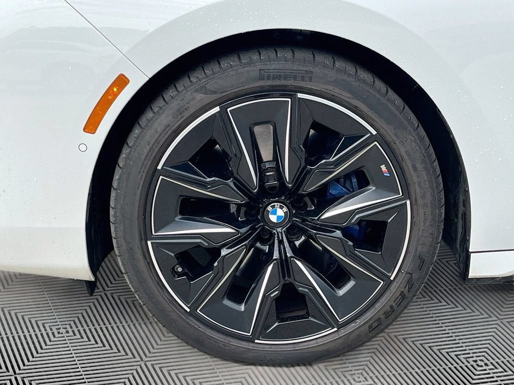 2023 BMW 7 Series 740i