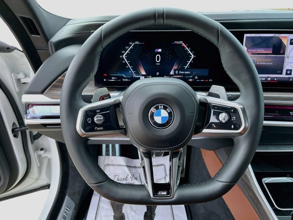 2023 BMW 7 Series 740i