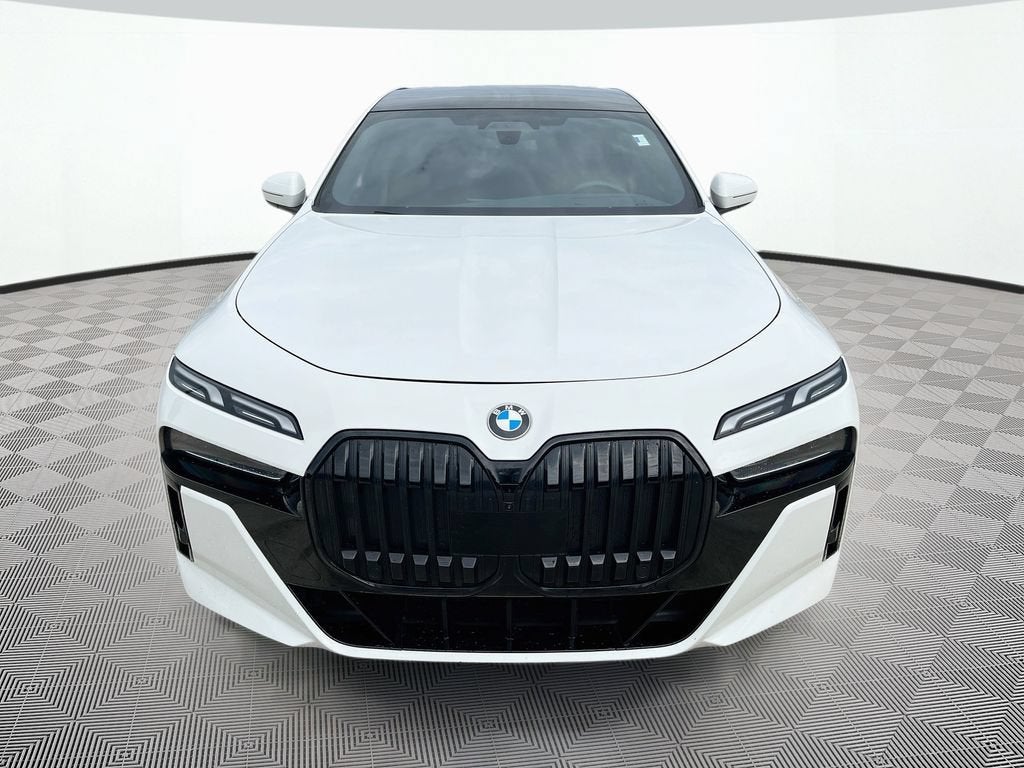 2023 BMW 7 Series 740i